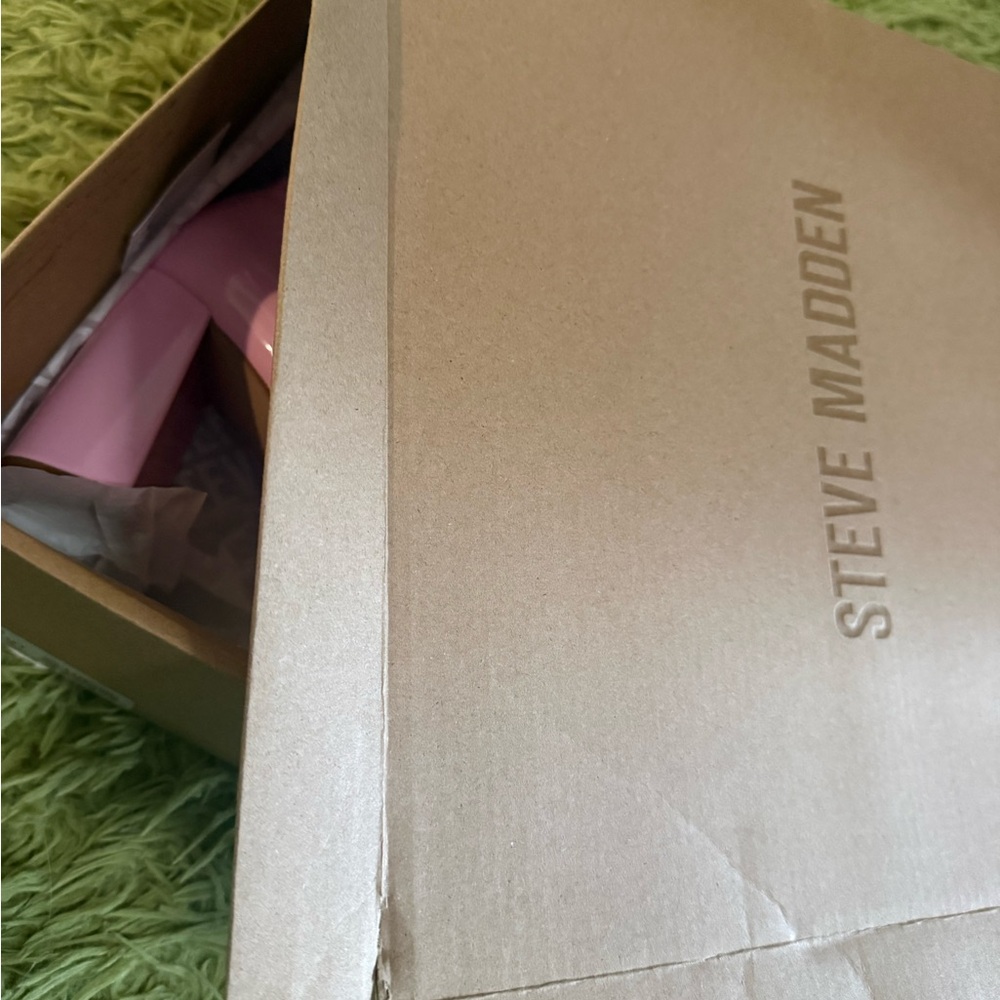 Steve Madden - Tarryn Pink Patent Boots - Picture 11 of 11